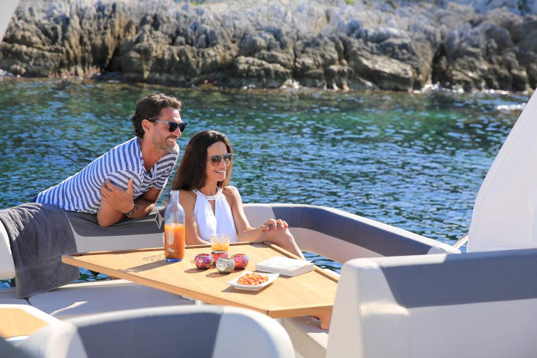 Bavaria SPORT 300_Exterior - 3.JPG