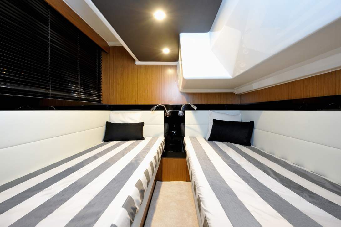 Bavaria VIRTESS 420 Fly - 2.jpg