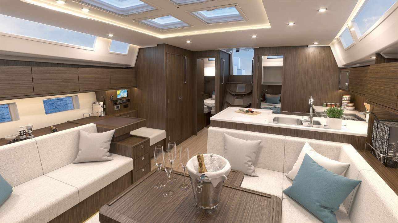 Bavaria C50 Interior Walnuss - 3.jpg