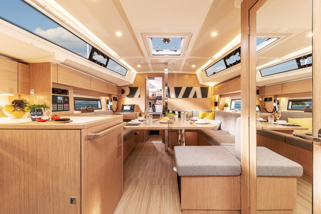 Bavaria C38 Interior - 3.jpg