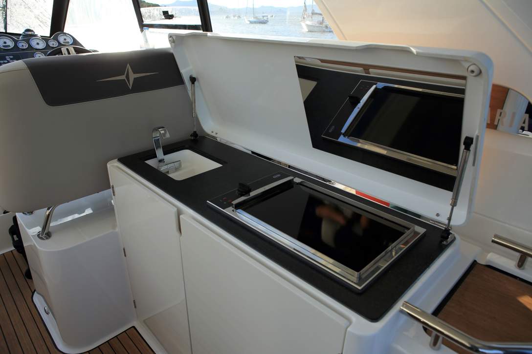 Bavaria SPORT 450 Coupe_Exterior - 3.JPG