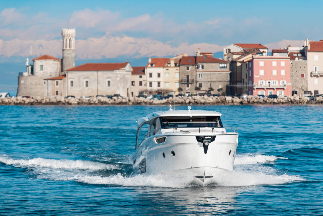 GL45COUPE Hybrid Ex Highres 33