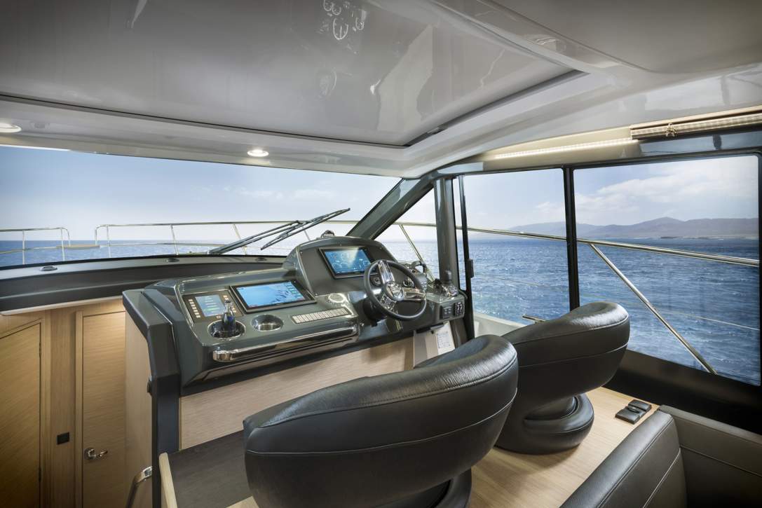 Bavaria R40 Coupe_Interieur - 8.jpg