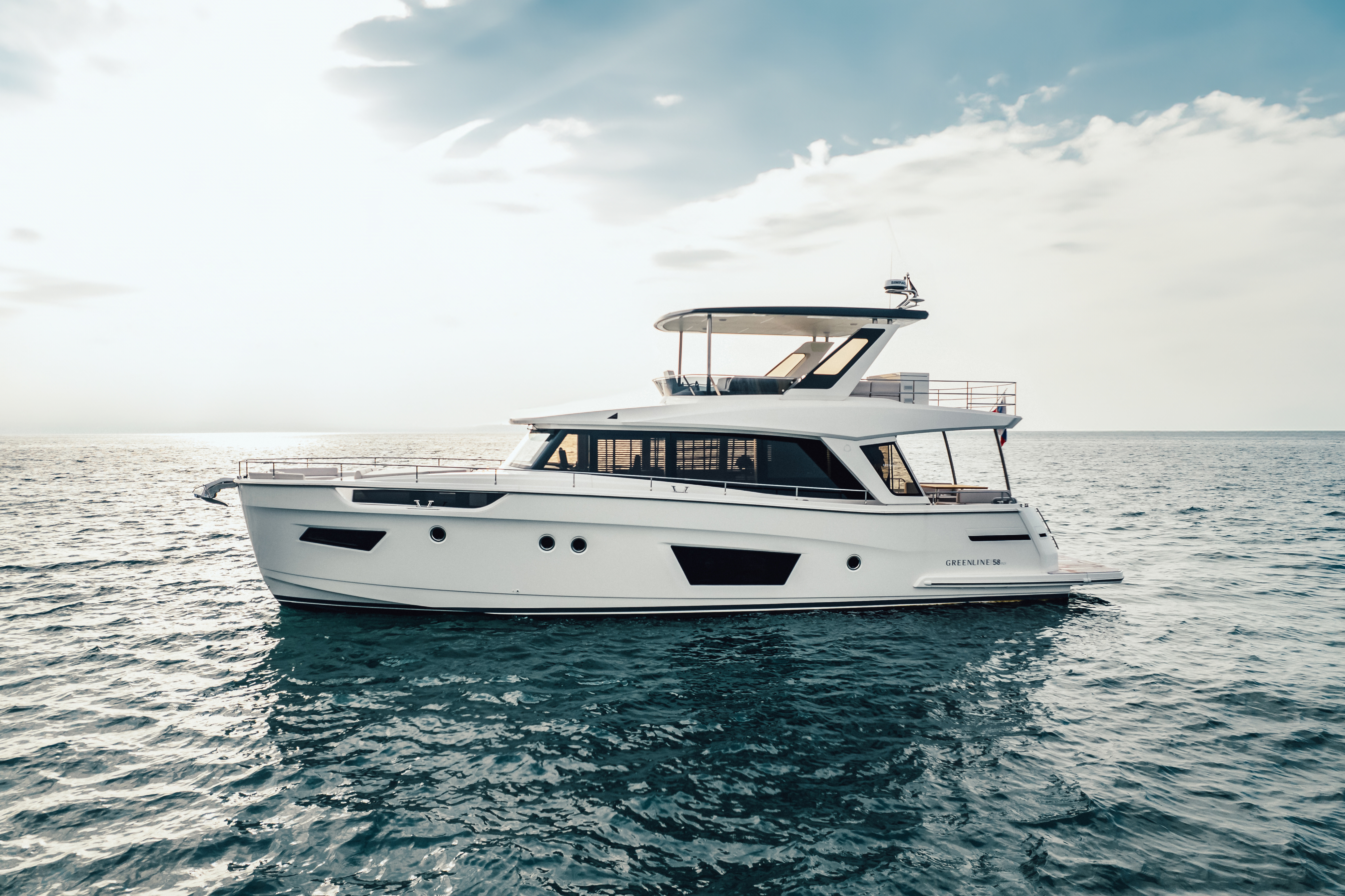 Greenline 58Fly Sideview