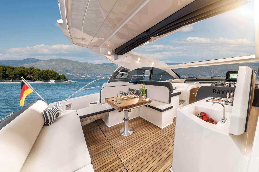 Bavaria SR41 Exterior - 24.jpg