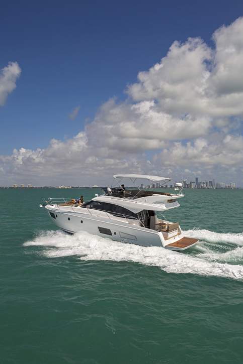 Bavaria VIRTESS 420 Fly_Exterior - 6.jpg