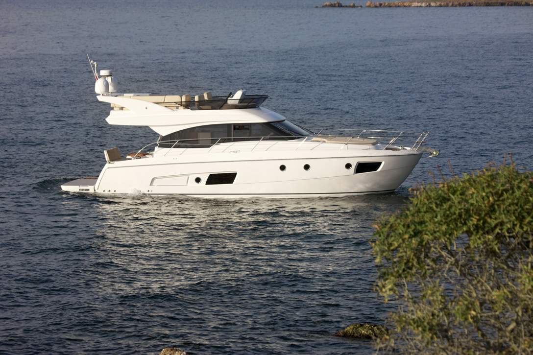 Bavaria VIRTESS 420 Fly_Exterior - 22.jpg