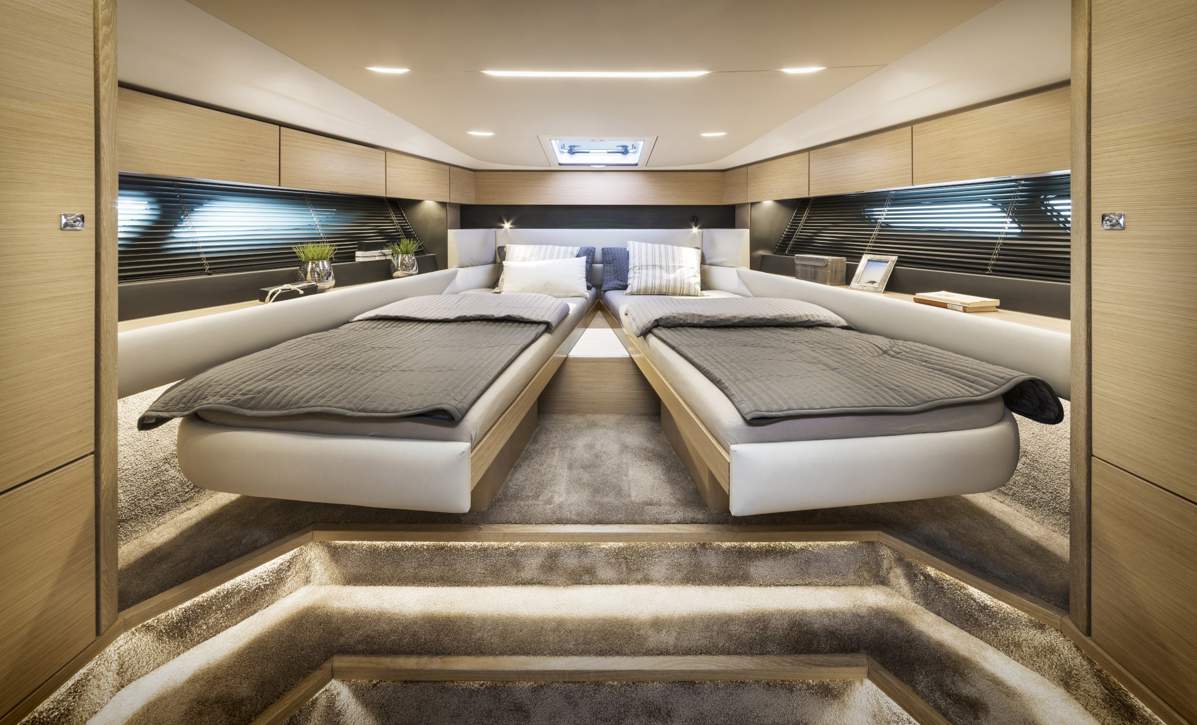 Bavaria R40 Coupe_Interieur - 24.jpg