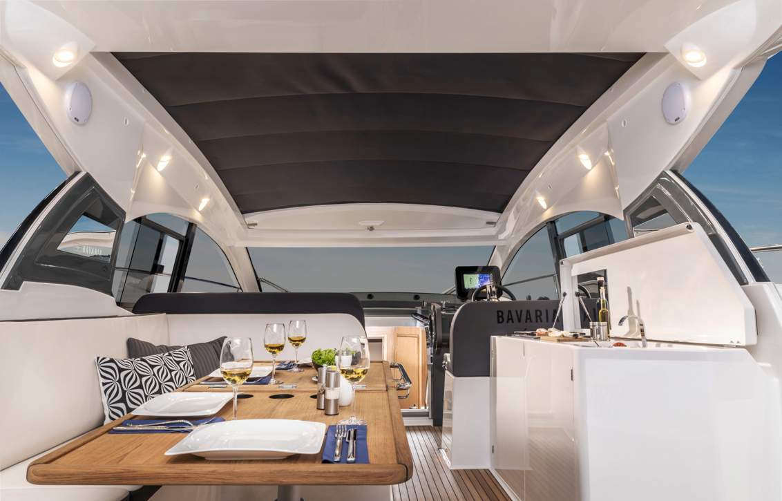 Bavaria SR41 Exterior - 30.jpg