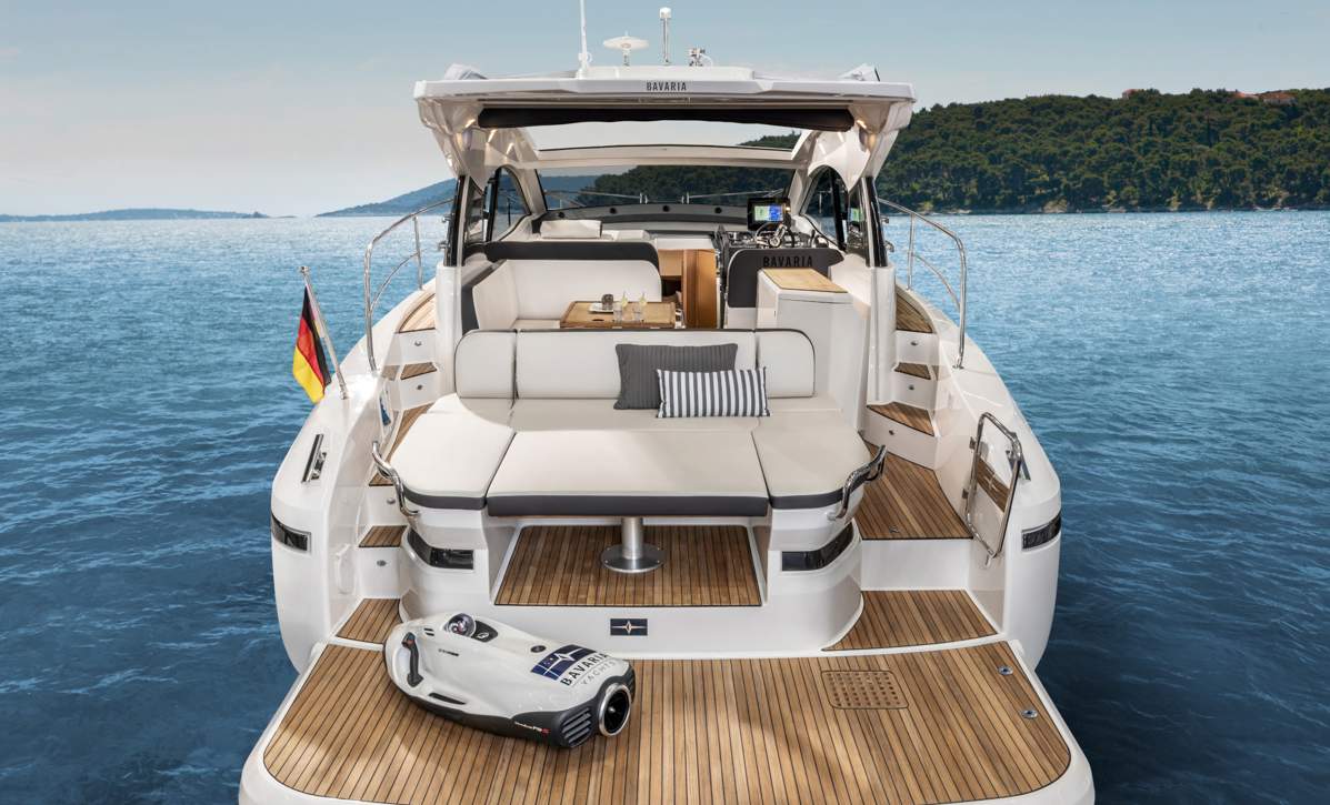 Bavaria SR41 Exterior - 21.jpg