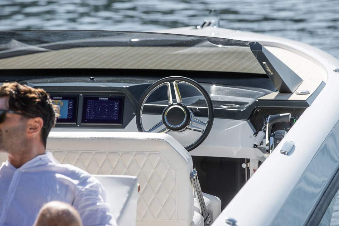 Spirit 25, Sidney Large7