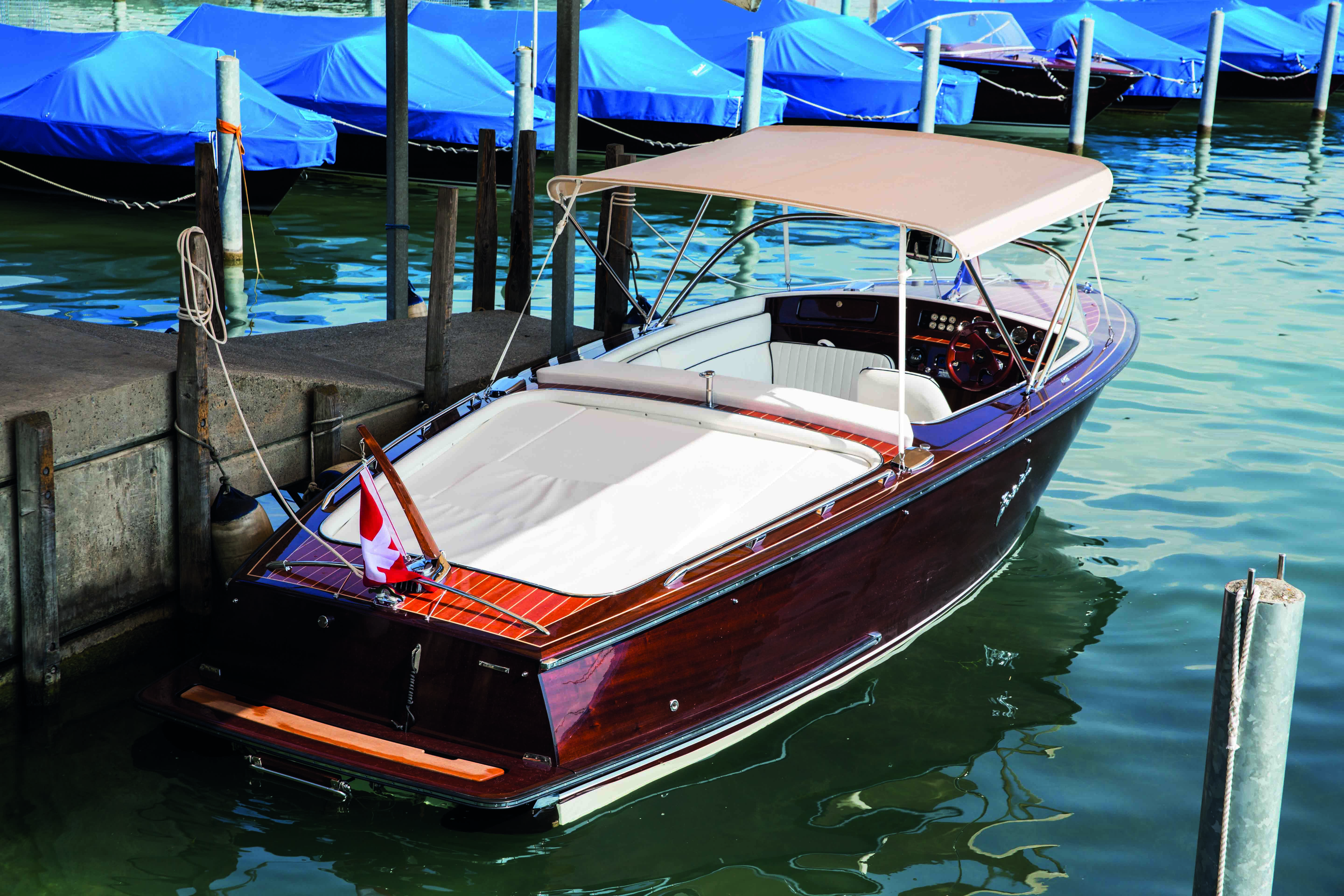 Boesch 620 Bimini De Luxe Exterior.jpg
