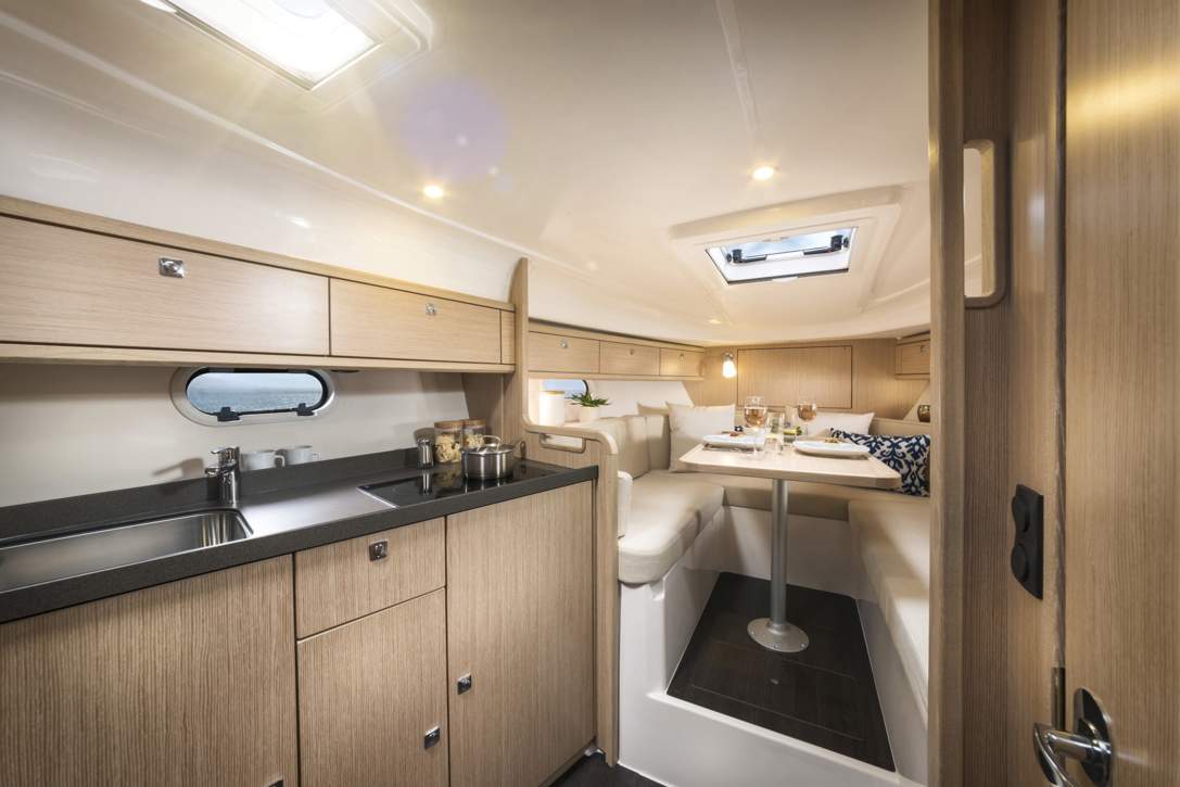 Bavaria S29_Interior - 2.jpg
