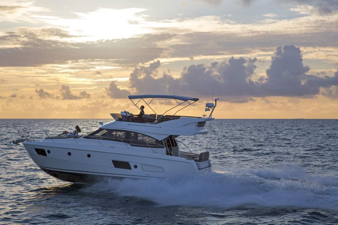 Bavaria VIRTESS 420 Fly_Exterior - 9.jpg