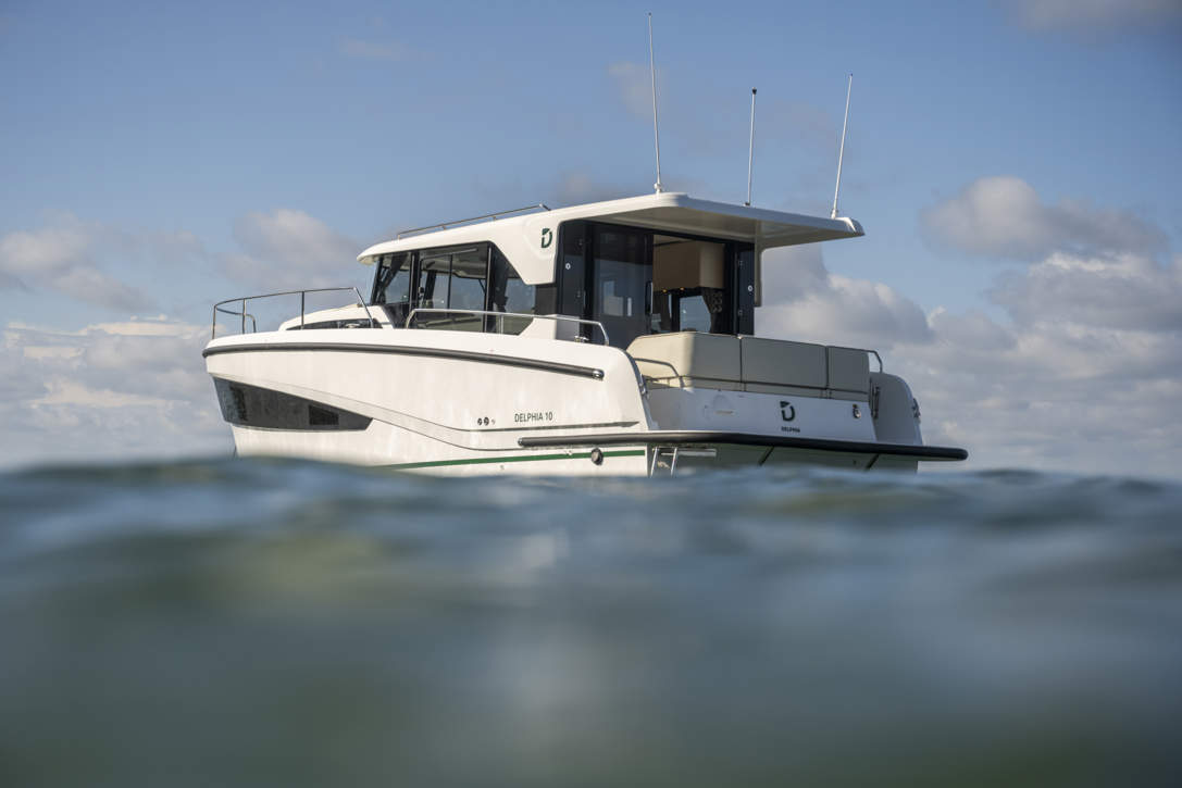 DELPHIA 10 SEDAN IMAGE EXTERIOR NOIRMOUTIER 16