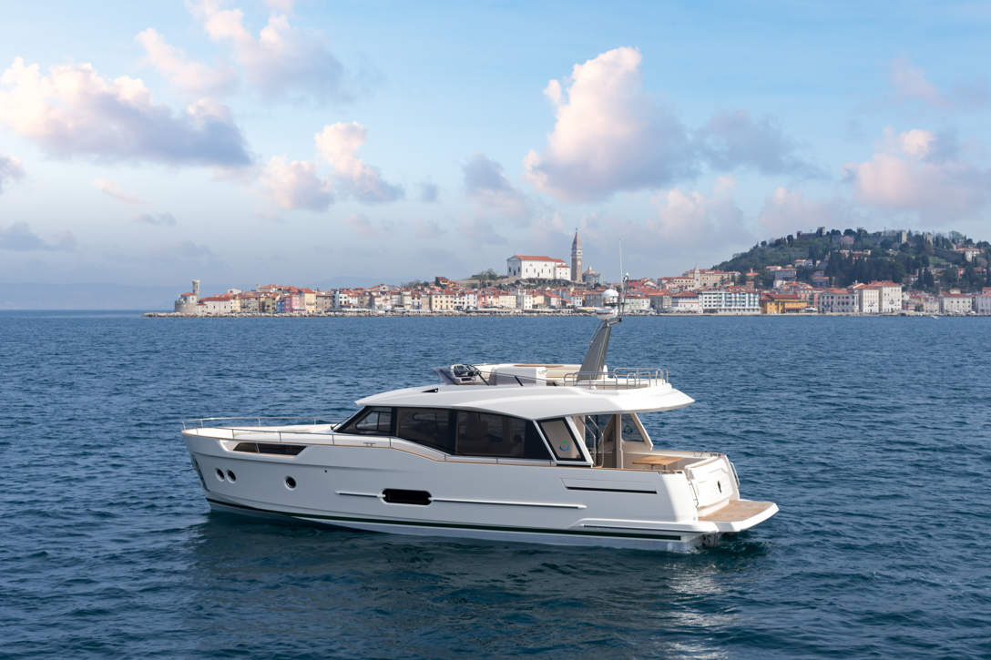 GL48FLY Ex Highres 5