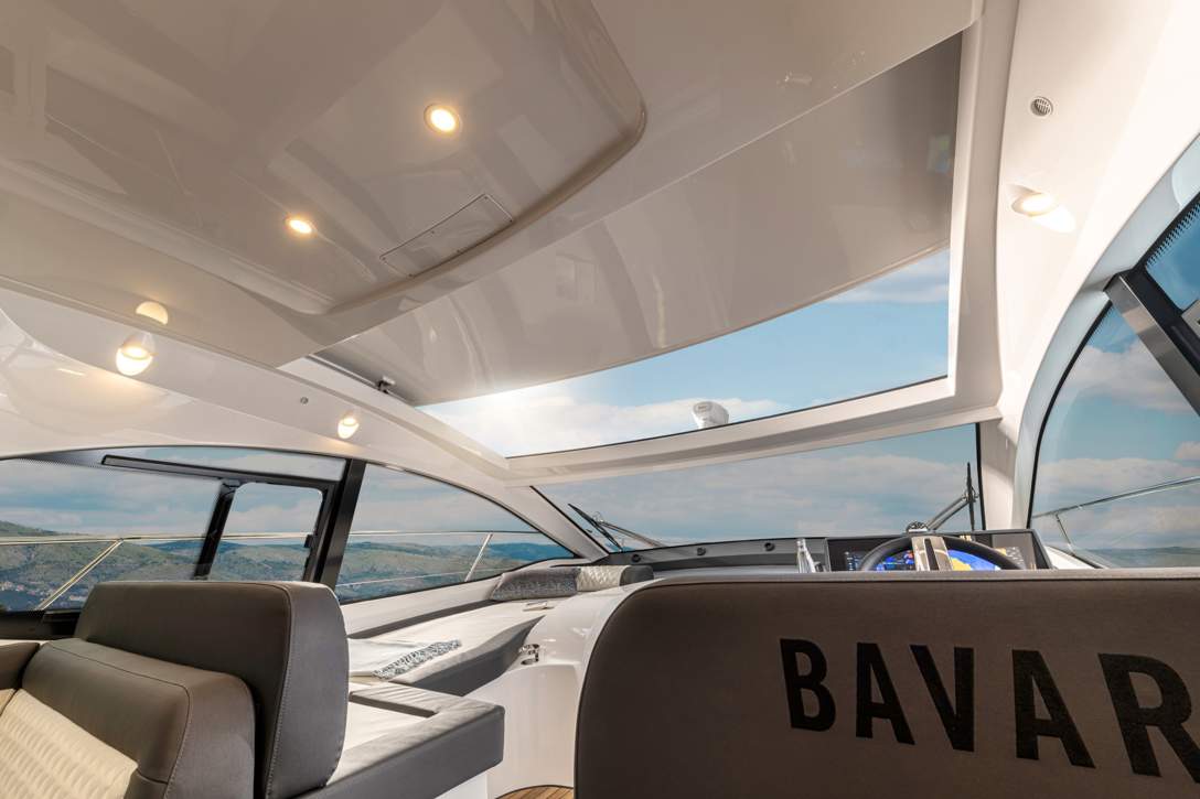 Bavaria SR41 Exterior - 10.jpg