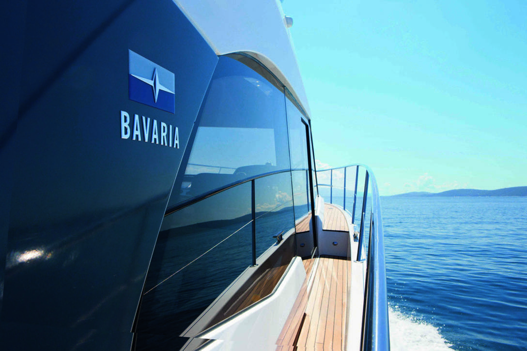 Bavaria R40 Fly_Exterior - 11.jpg