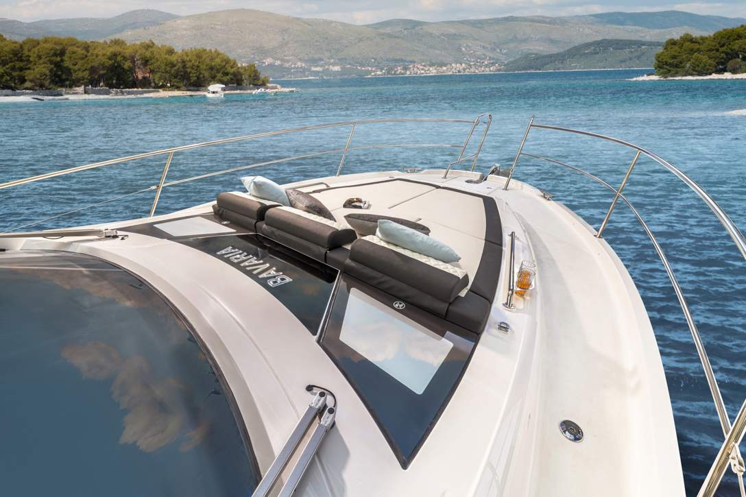 Bavaria SR41 Exterior - 14.jpg