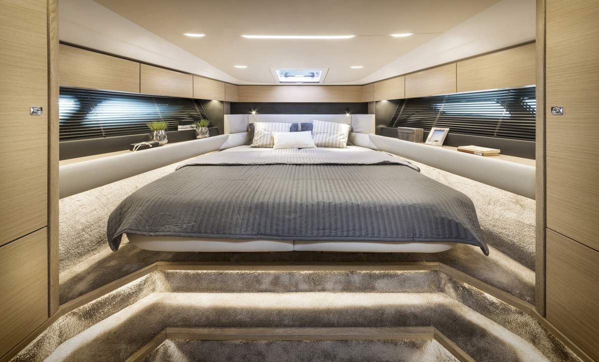 Bavaria R40 Coupe_Interieur - 22.jpg