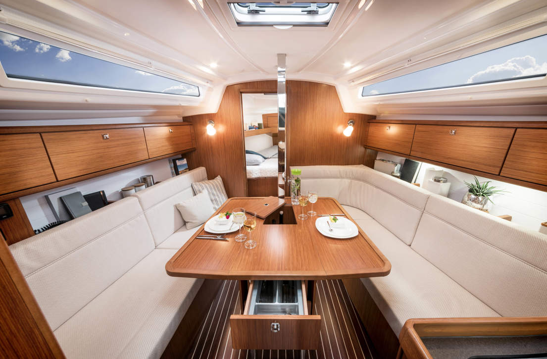 Bavaria C34_Interior - 20.jpg