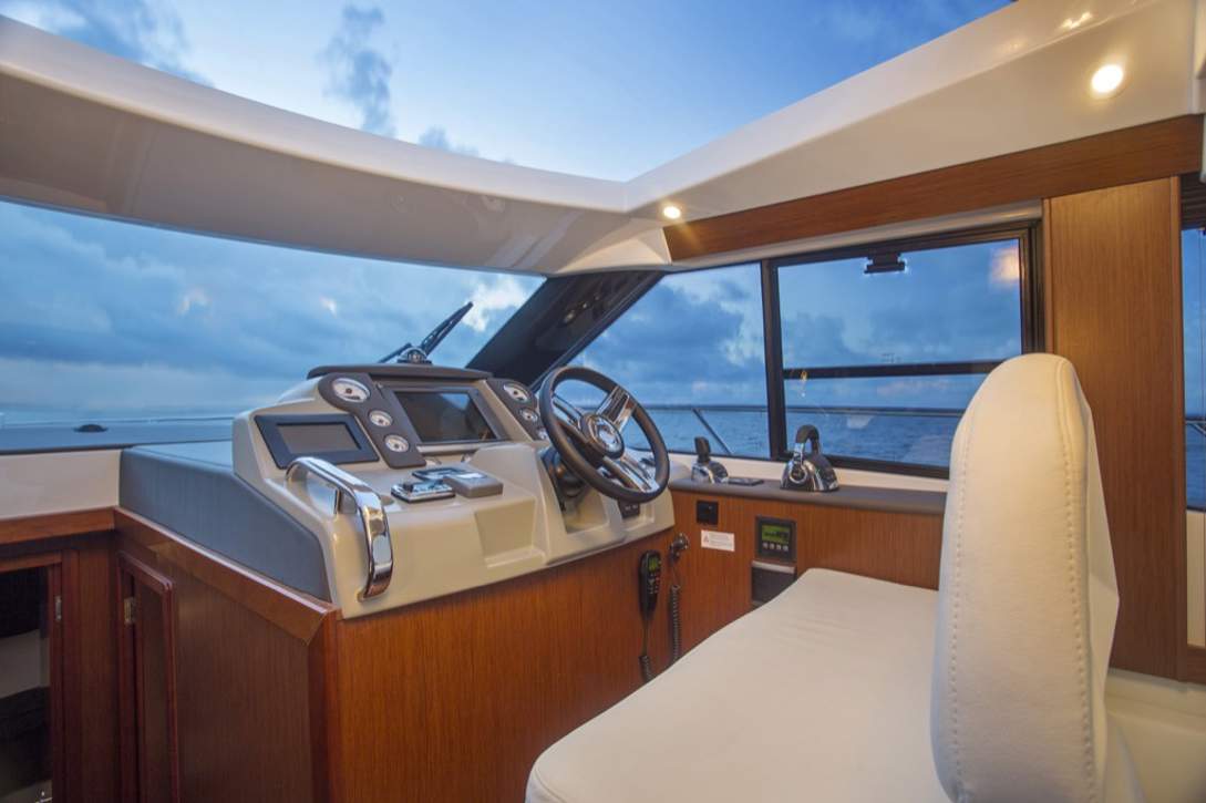 Bavaria VIRTESS 420 Coupe_Interior - 3.jpg