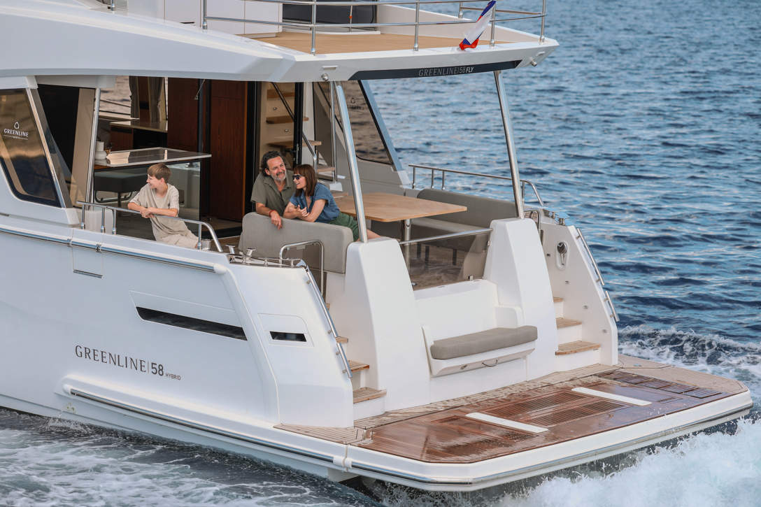 GL58 Fly Lifestyle Exterior 1