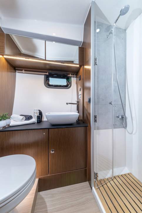 Bavaria SR41 Interior - 12.jpg