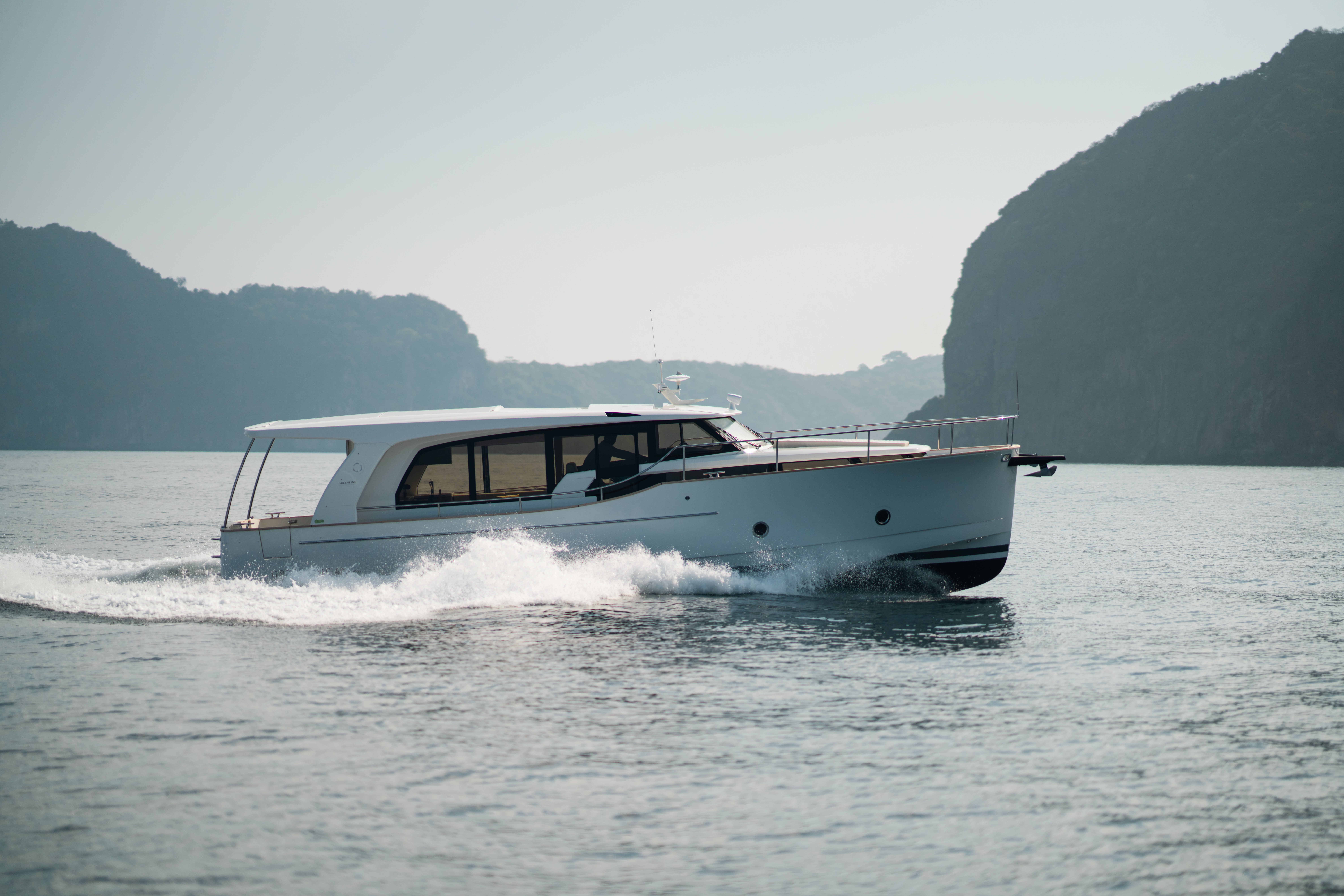 Greenline 40 Side 01