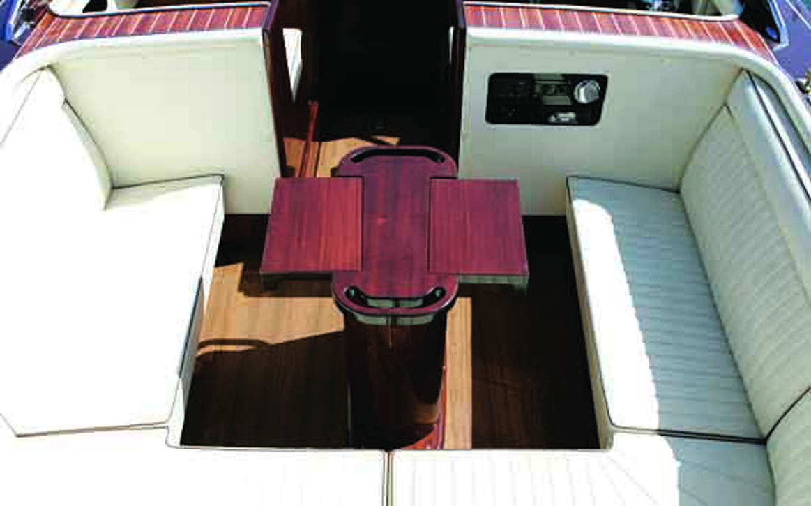 Boesch 970 St.Tropez Interior - 3.jpg