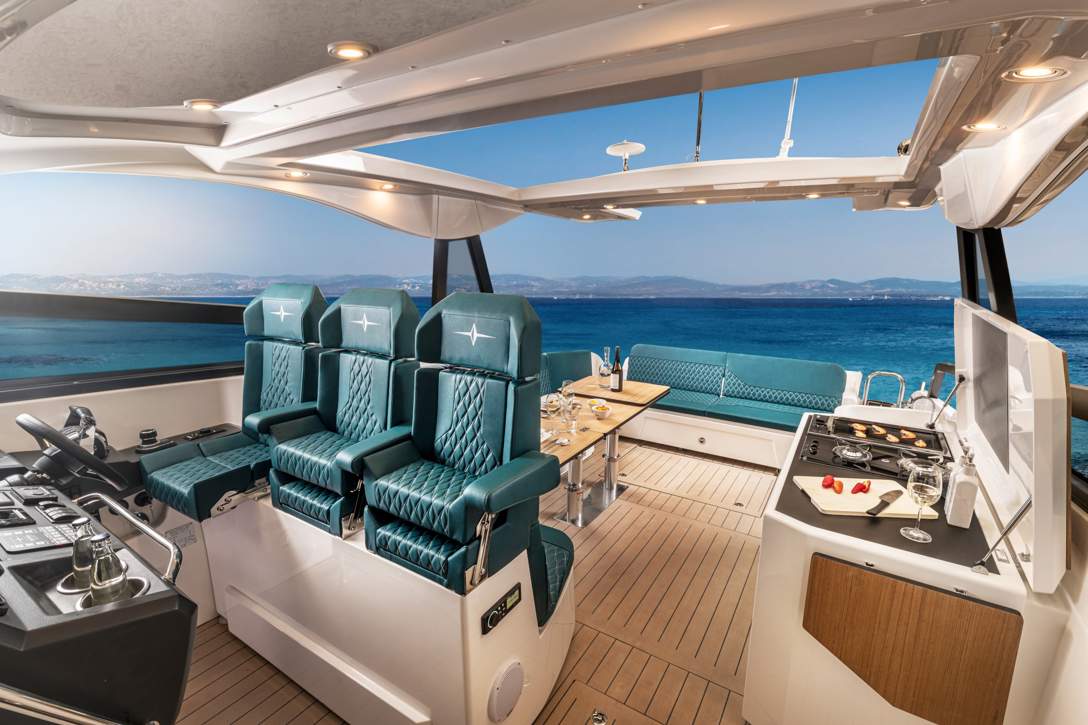 Bavaria VIDA 33 Interior - 7.jpg